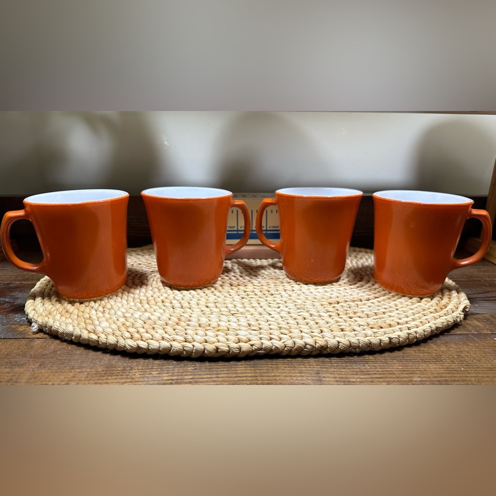 Corning Ware Set of 4 Burnt Orange Milk Glass Mugs D Handle Stamped Bottom EUC
